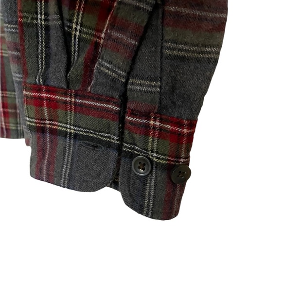 L.L. Bean Scotch Plaid Flannel Button Up Shirt Size Medium - Picture 3 of 11
